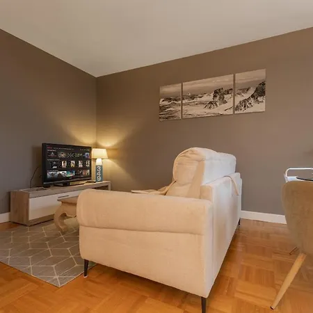 Le Tailly - 4 People - Station - Center Apartman